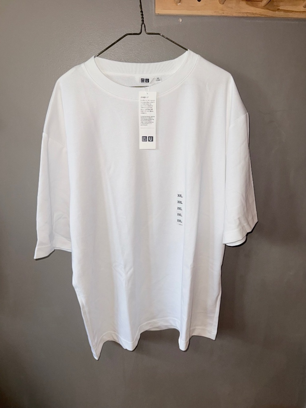 Uniqlo "AIRism Cotton Crew" White Oversized Tee